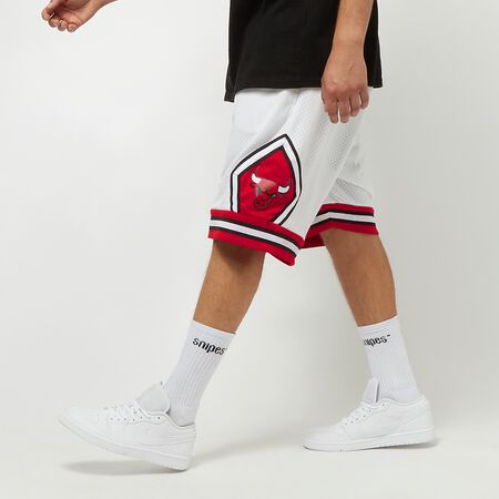 Shop Mitchell&Ness Chicago Bulls Shorts (white white) online